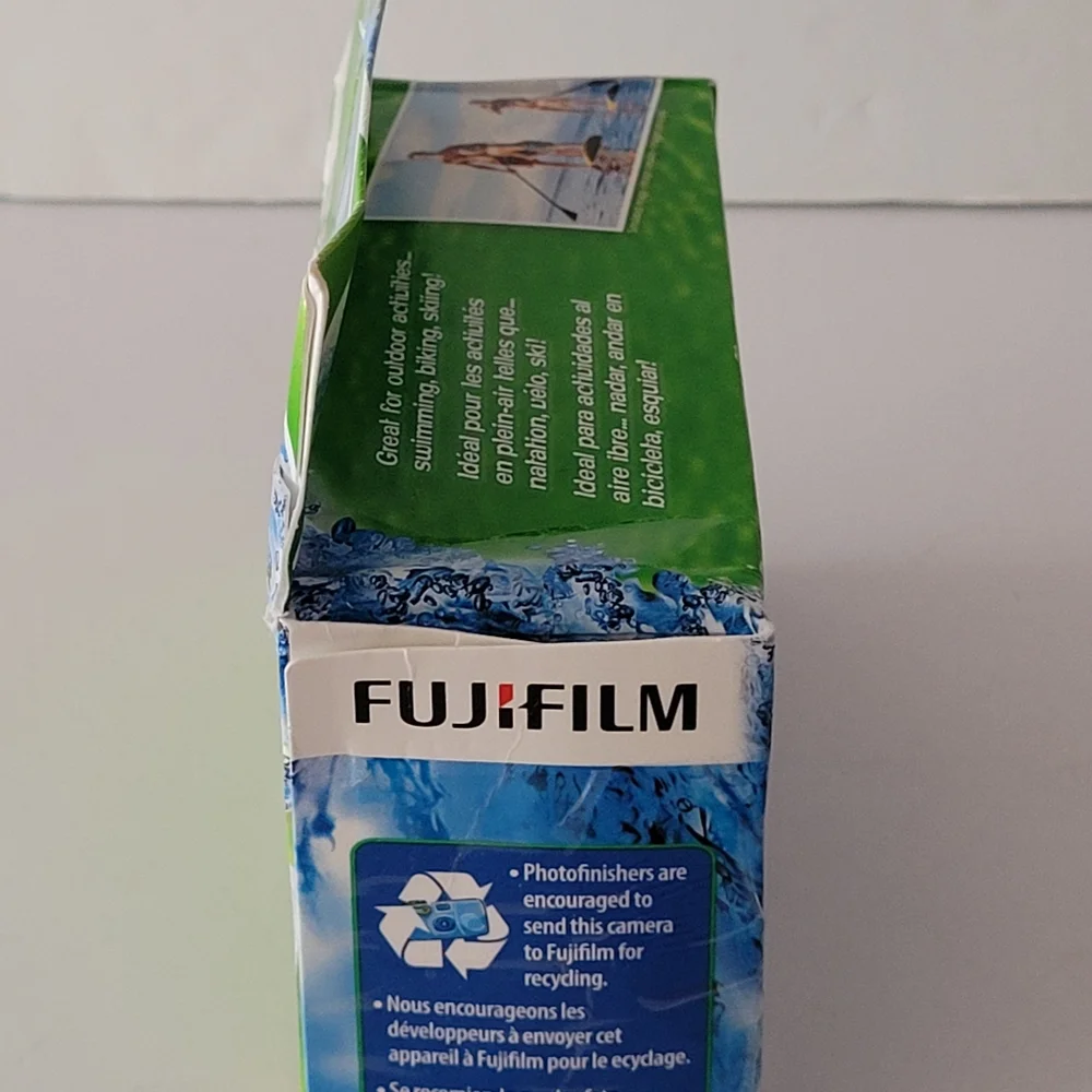 NEW Fujifilm Quick Snap WATERPROOF One Time Use Disposable Camera EXPIRES 2025.